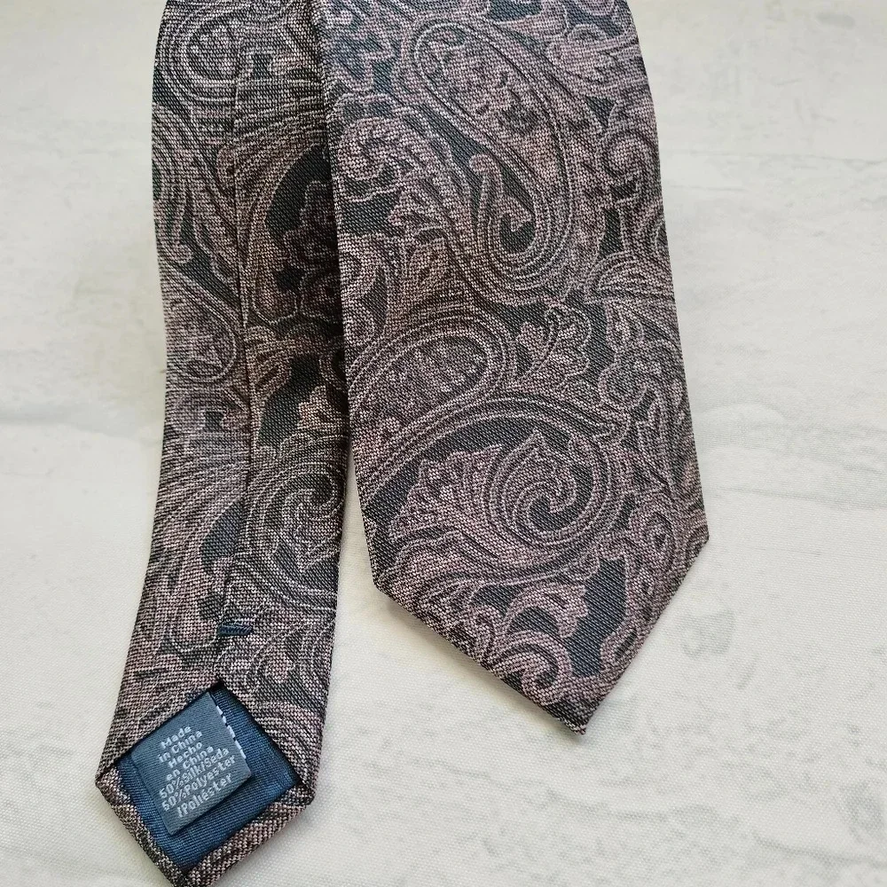Ryan Seacrest Distinction Silk blend Skinny Necktie Tie Gray Paisley Luxury B